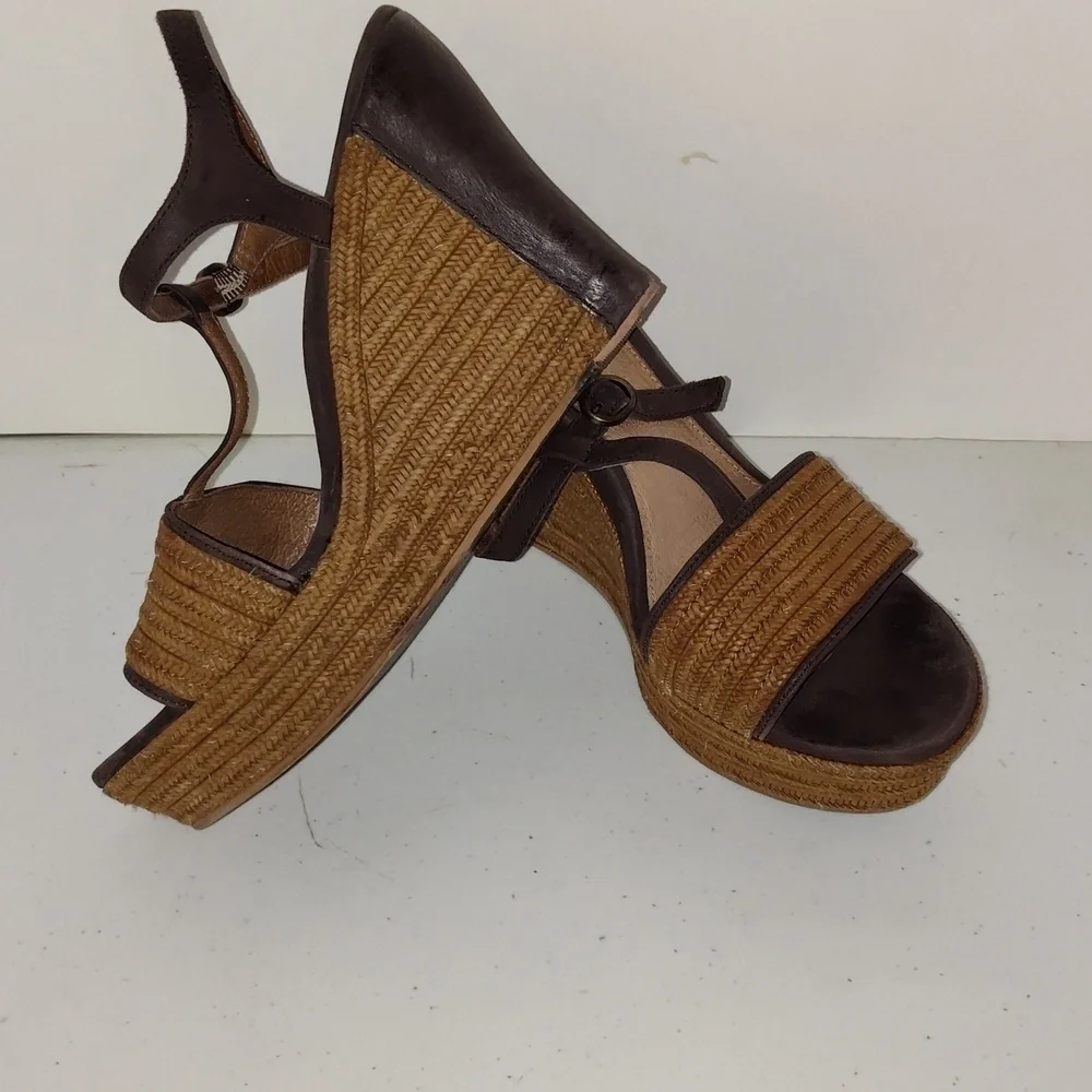 UGG Women’s Brown Espadrille Wedge size6.5